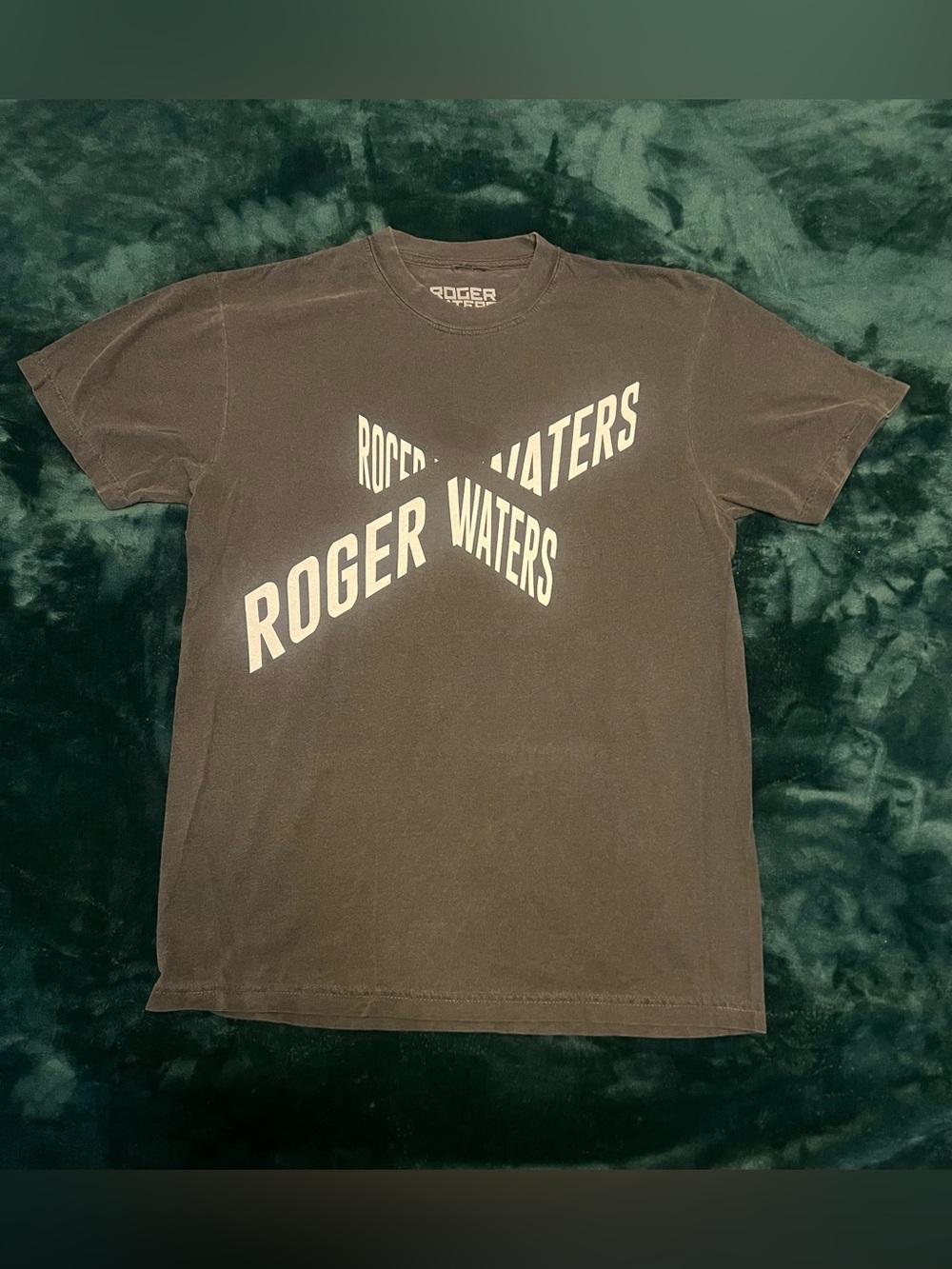 Roger Waters "This Is Not a Drill" tour t-shirt Men Size Medium